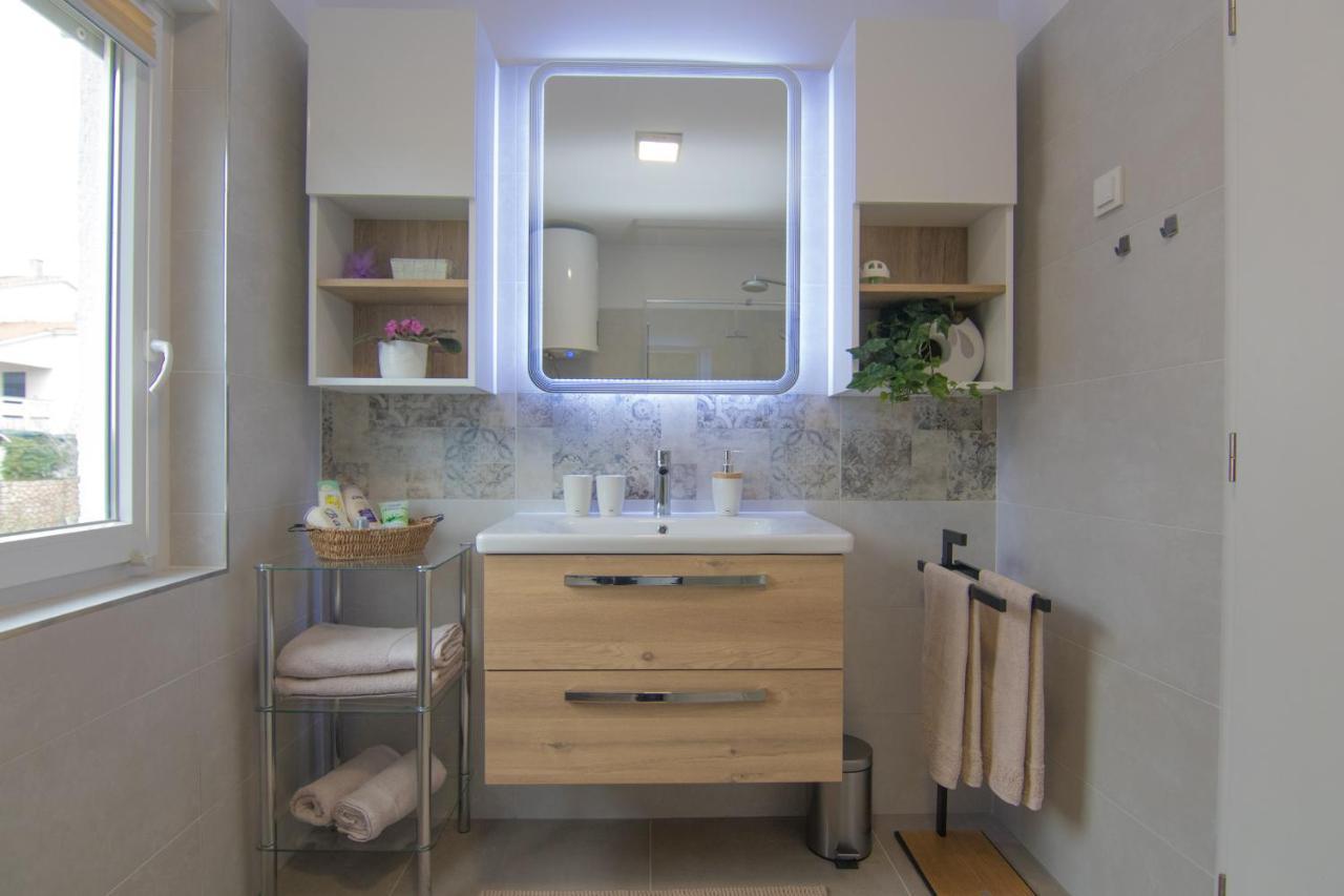 Apartment Neda Krk Town Luaran gambar