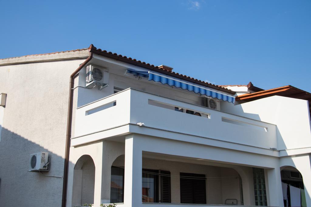 Apartment Neda Krk Town Luaran gambar